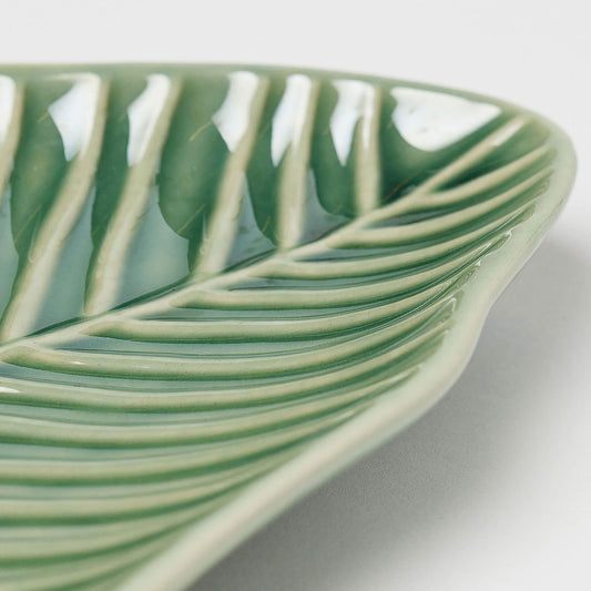 Leaf-shaped dish